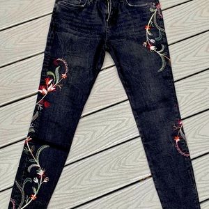 ZARA Black Distressed Raw Hem Floral Embroidered Jeans